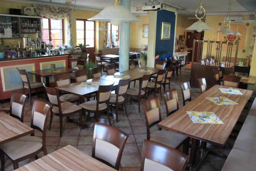 Hotel Krone Kappel Ngoại thất bức ảnh